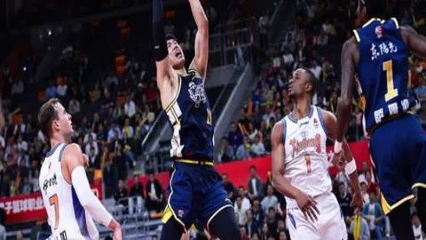 【英超焦点】利物浦剑指桑德兰，连胜脚步不停，挑战不败主场神话！