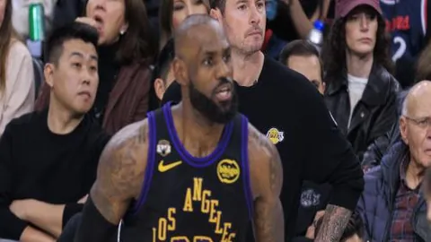 4月18日CBA季后赛：辽宁迎战深圳 贺希宁精彩瞬间集锦